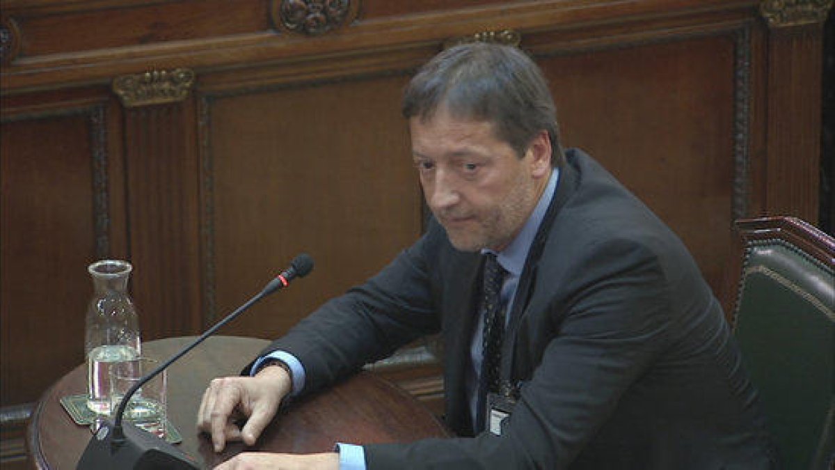 El director del gabinet jurídic de la Generalitat, Francesc Esteve, durant la seva declaració davant del Tribunal Suprem.