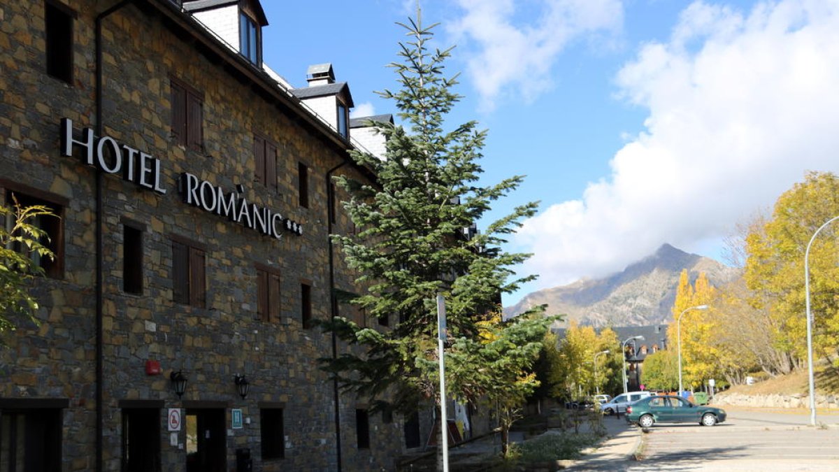 Pla general d'un dels hotels del Resort del Pla de l'Ermita, a l'Alta Ribagorça.