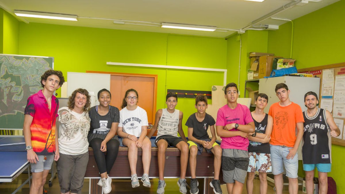 Imatge dels joves que realitzen el curs.