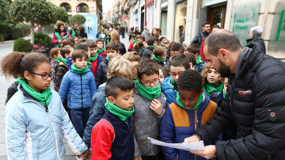 Los jóvenes han participado en la actividad Cerc@selles,