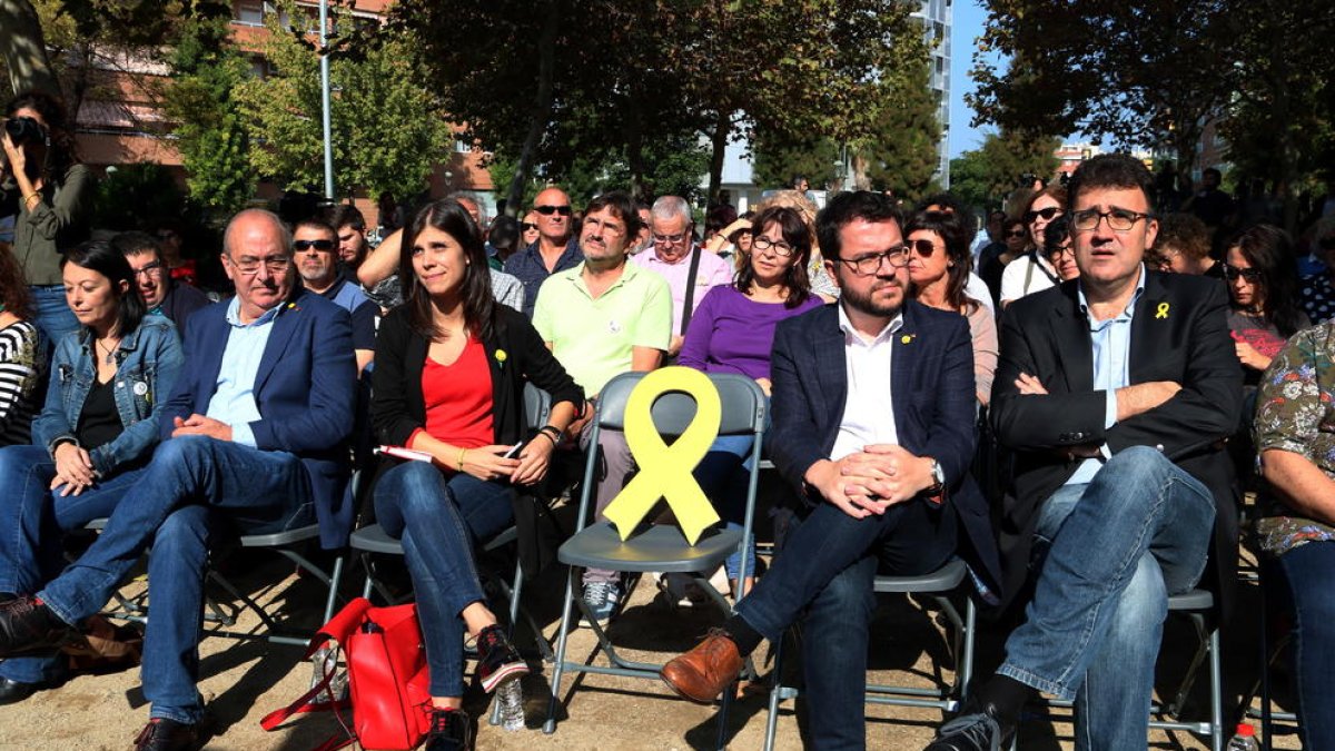 D'esquerra a dreta: el conseller d'Ensenyament Josep Bargalló, la diputada Marta Vilalta i el vicepresident Pere Aragonès.