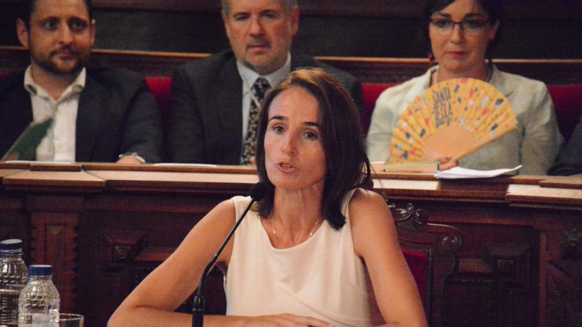 Bito Fuster durante el pregón en la sala de plenos del Ayuntamiento.