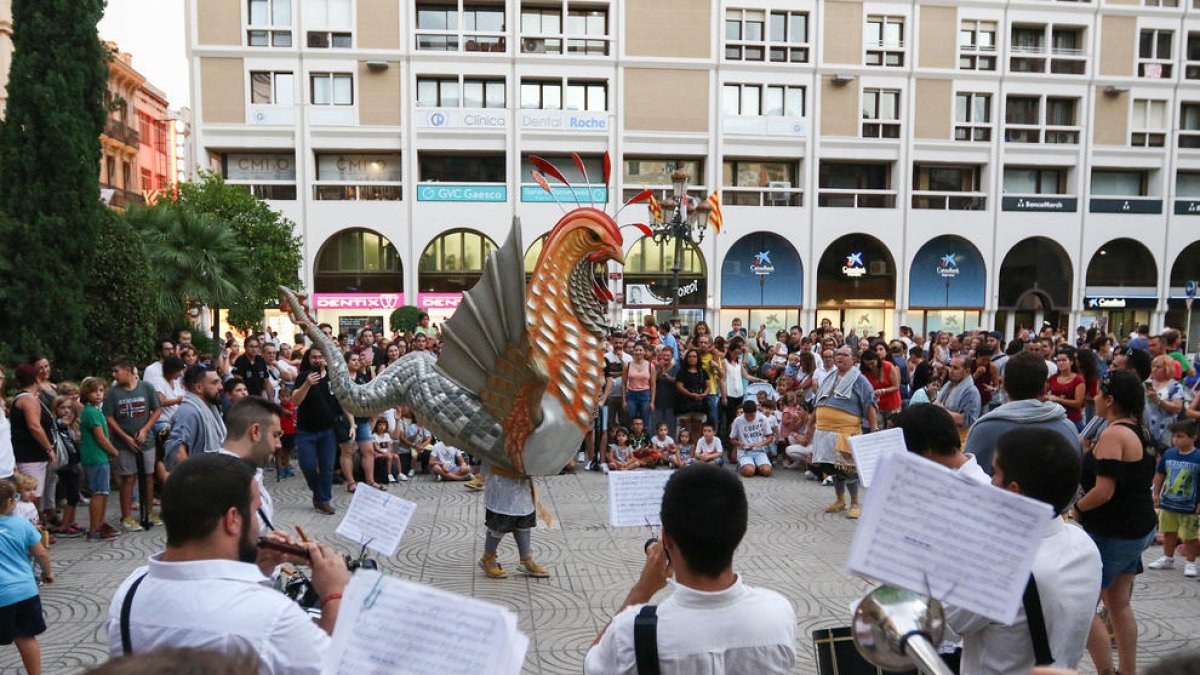 Las dos músicas se interpretaron ayer por la noche por primera vez.