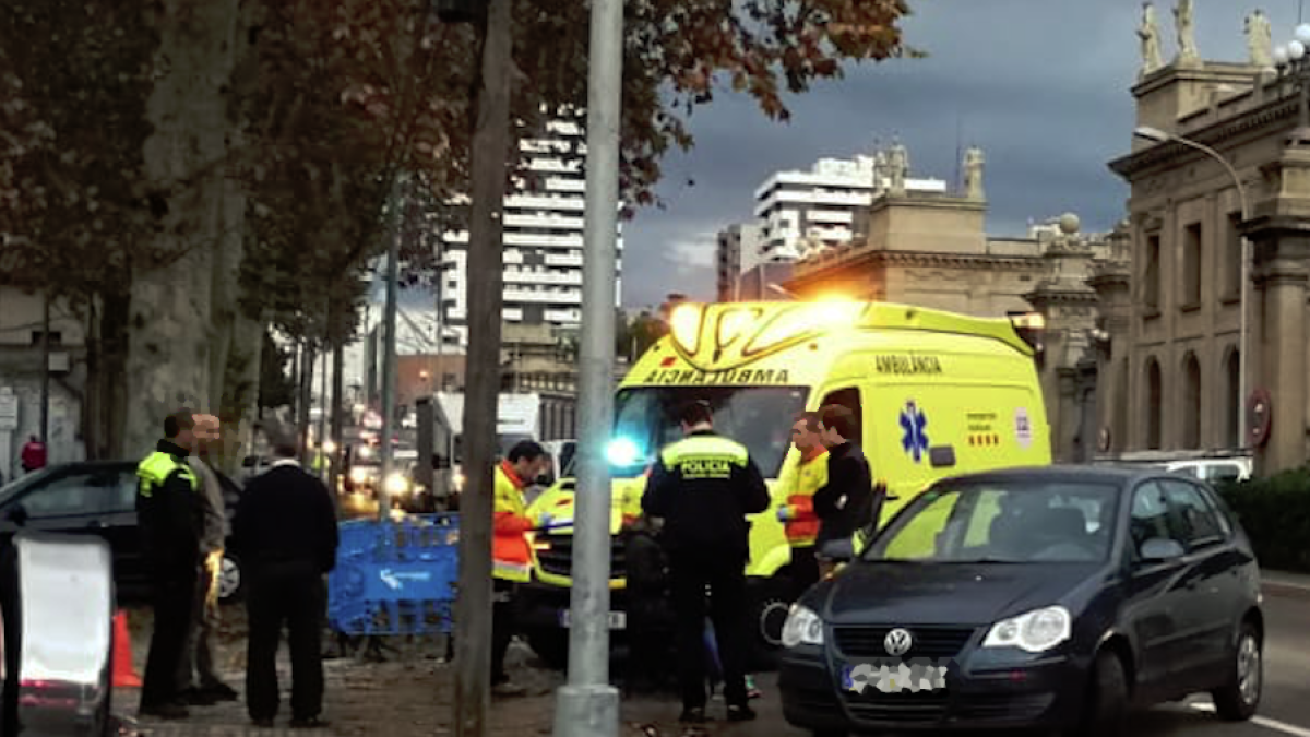 Guardia Urbana y SEM se han trasladado hasta el lugar del accidente.