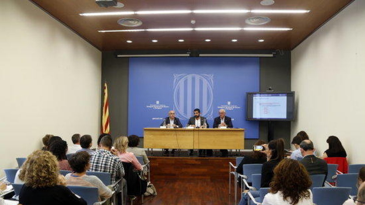 Acto de presentación de las aportaciones del Departament de Treball, Assumptes Socials i Famílies a los servicios sociales del Camp de Tarragona, por parte del conseller Chakir El Homrani.