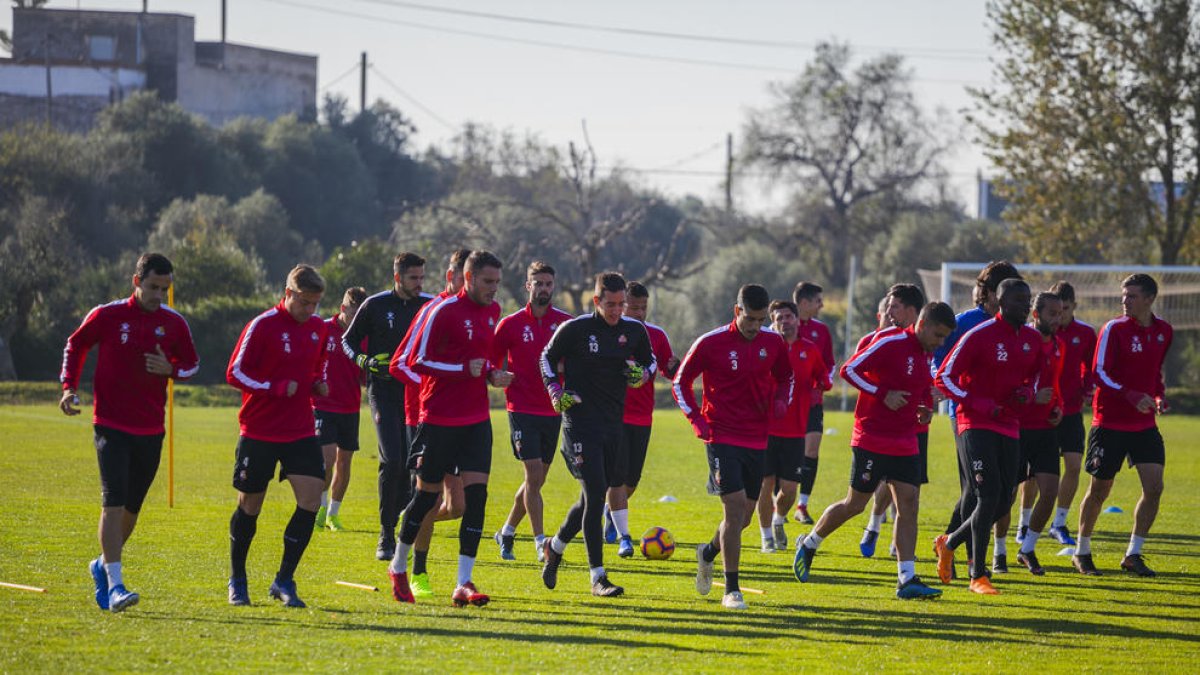 Els futbolistes afectats poden no presentar-se a l'entrenament de demà si no han cobrat.