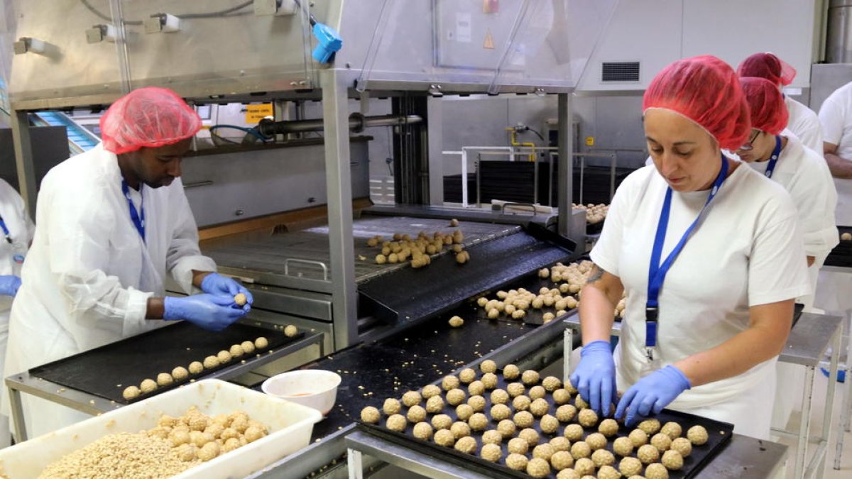 Imagen de los trabajadores de una fábrica.