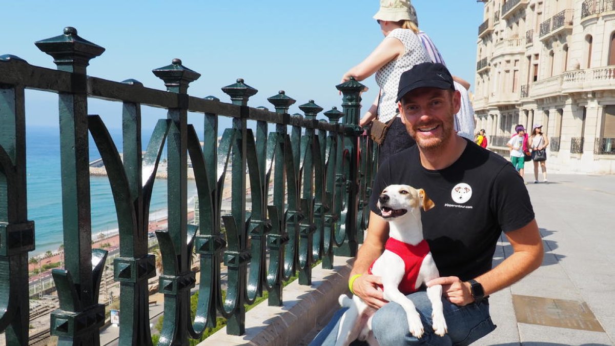 Pipper i el seu amo al Balcó del Mediterrani.