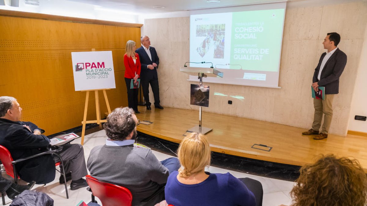 Noemí Llauradó, Carles Pellicer i Dani Rubio van presentar ahir el PAM.