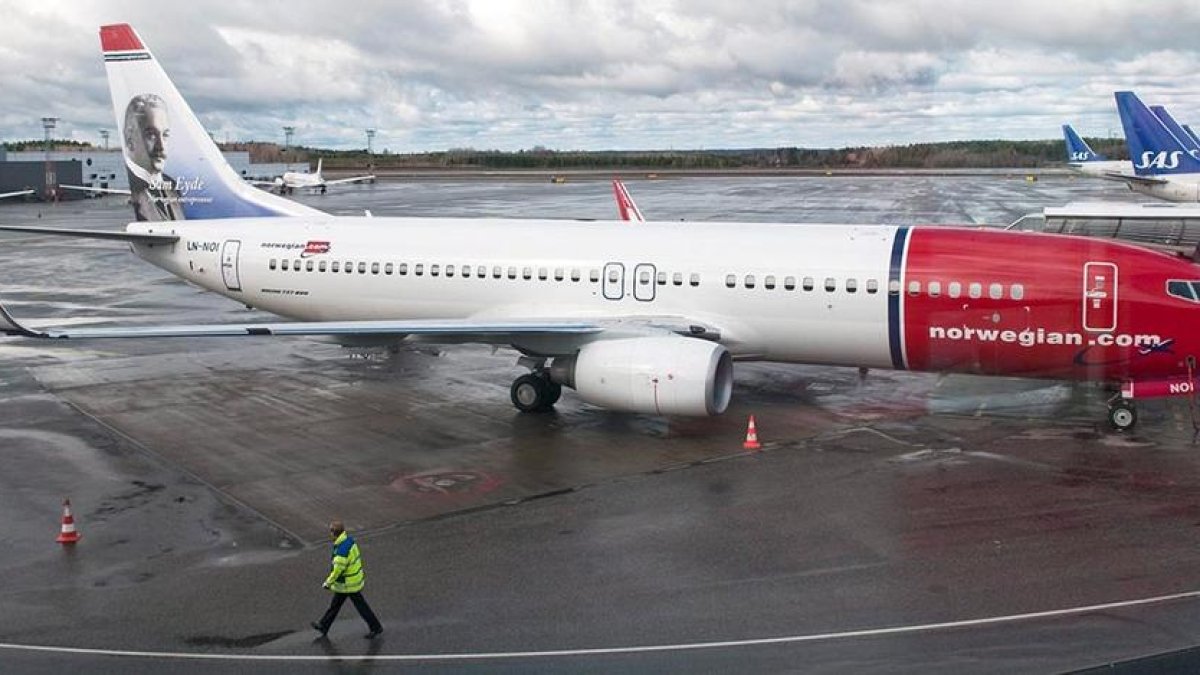 Imatge d'arxiu d'un Boeing 737 800 de la companyia Norweian Airlines.