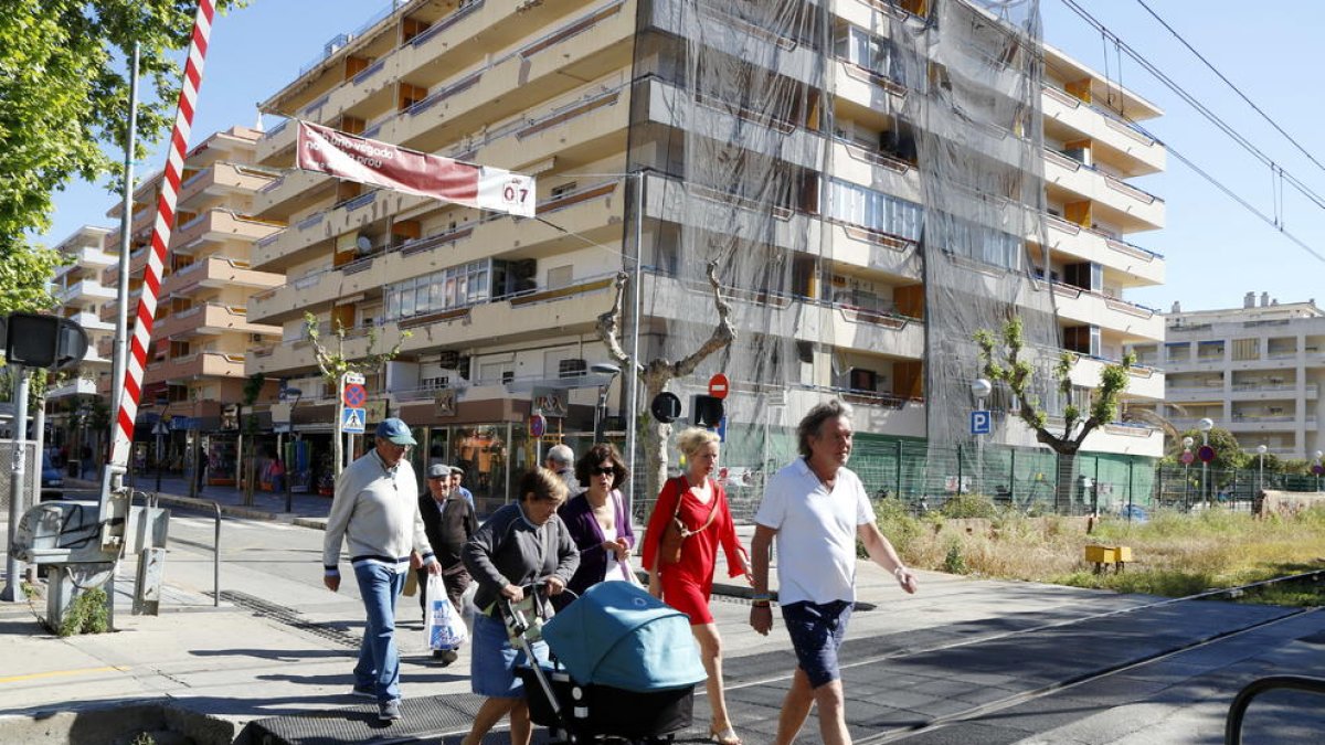 Imagen de archivo del paso a nivel en el municipio de Salou.