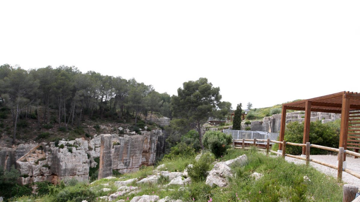 Abertis invirtió 1,5 millones de euros en la restauración del Mèdol y reabrió la pedrera en el 2014.