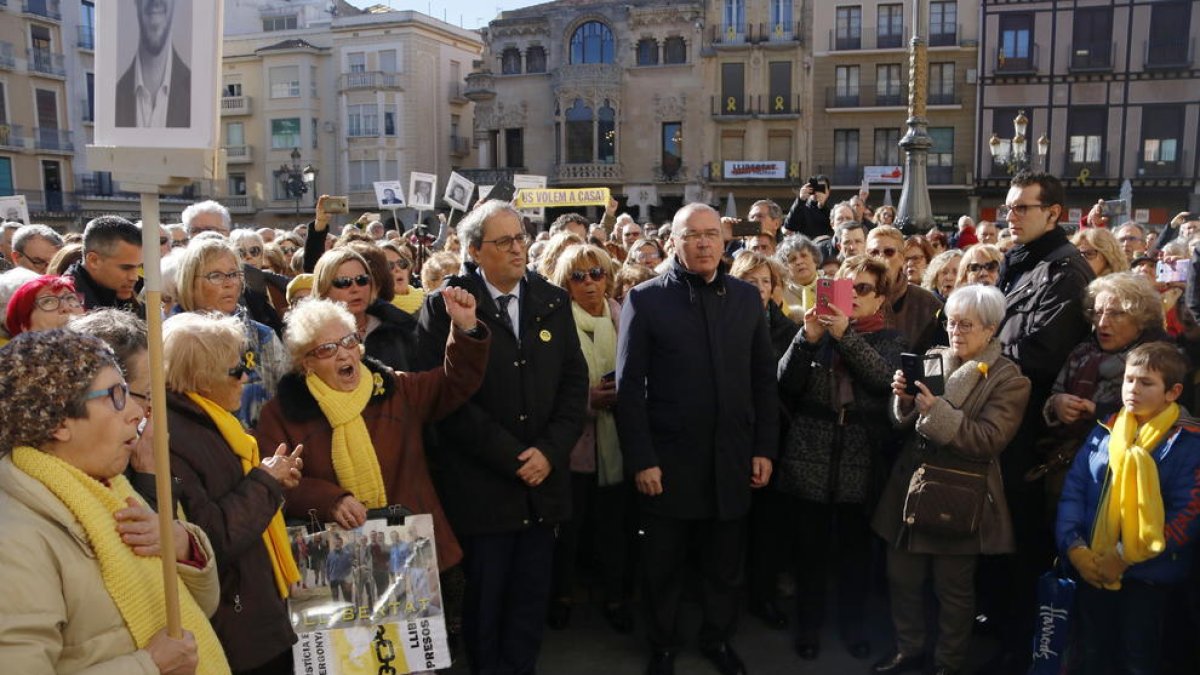 El presidente de la Generalitat, Quim Torra, participando en la concentración de Avis i Àvies per la Llibertat de Reus.