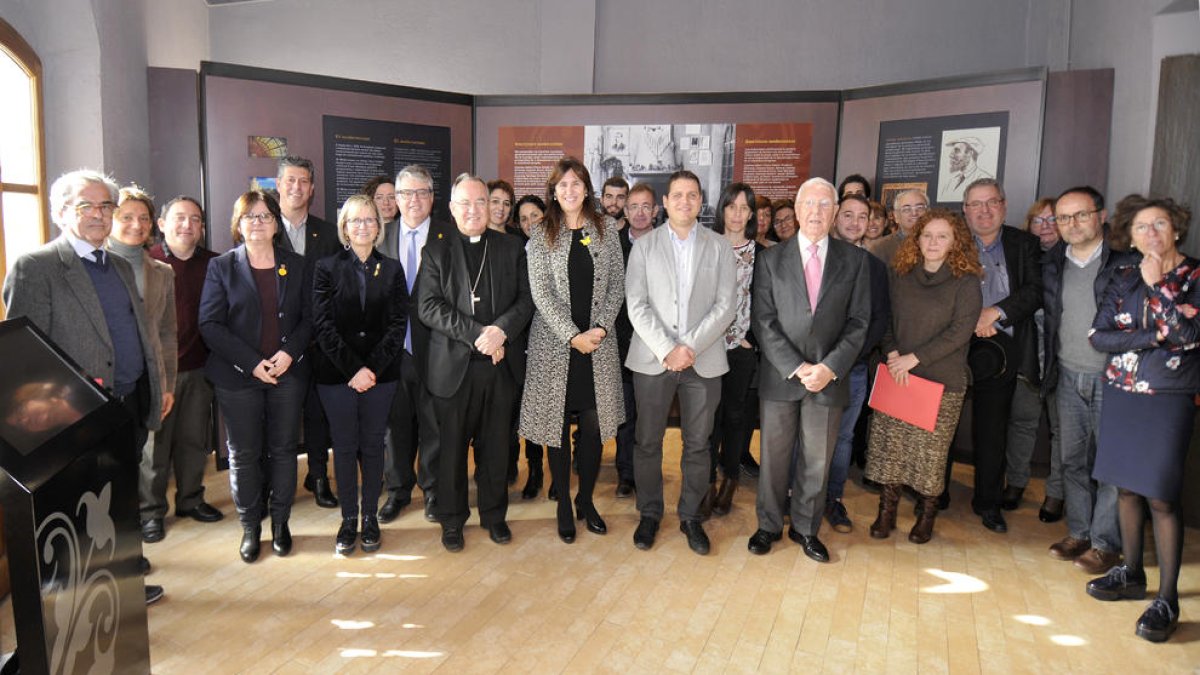 Imagen de la reunión de la consellera de Cultura, Laura Borràs, en el Museu d'Alcover.