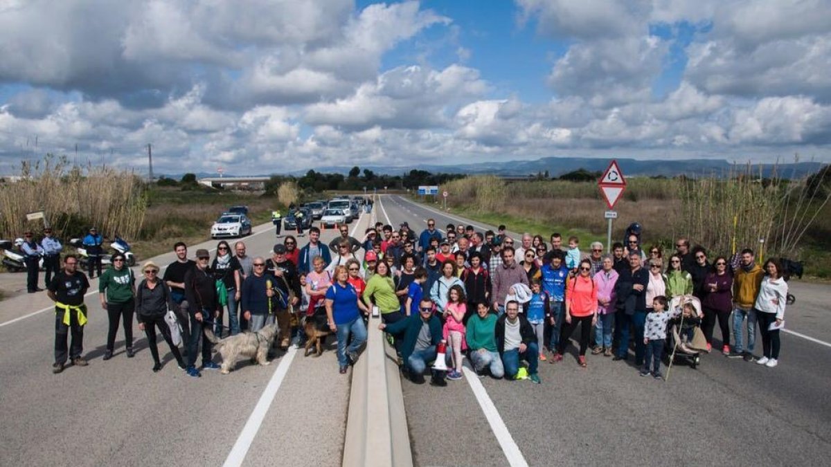 El Casal Popular El Rebotim i La Canonja 3 van tallar la via ara fa dos anys en senyal de protesta.