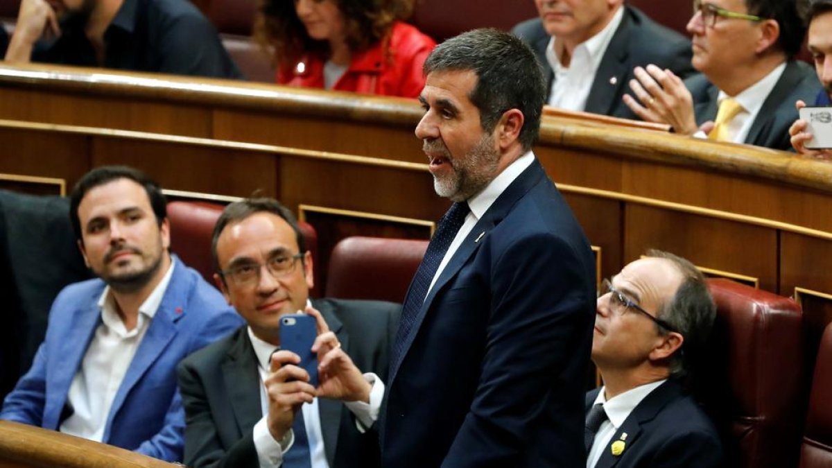 Jordi Sànchez promete el cargo en el Congreso de los Diputados.