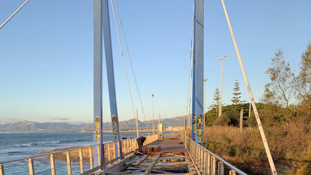 Imagen del estado actual del puente de madera de la riera de Maspujols