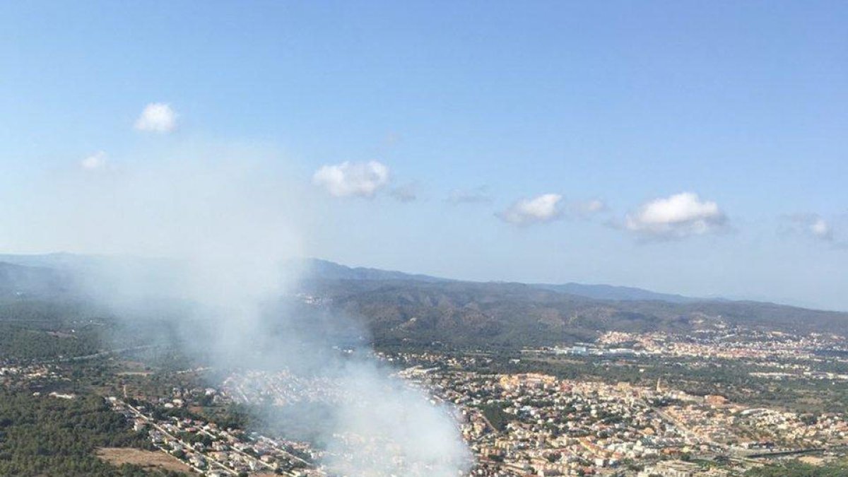 Imatge aèria de l'ncendi de Torredembarra.
