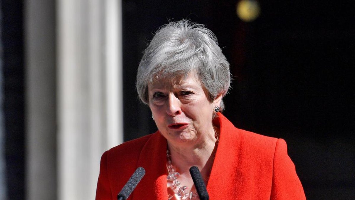 Theresa May, durant la seva emocionant compareixença per anunciar que dimitirà.