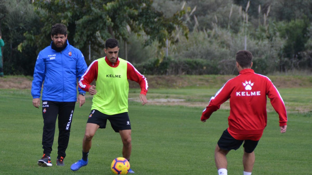 Abel Mourelo en un entrenamiento con el CF Reus la temporada pasada.