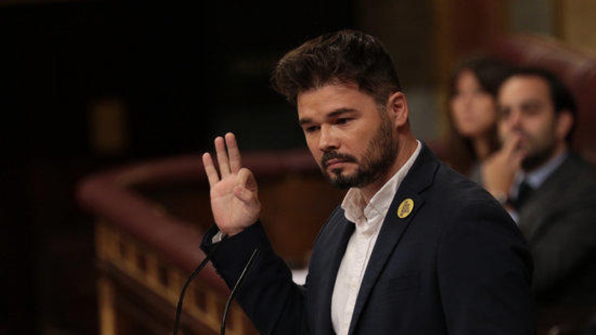 El portavoz de ERC en el Congreso, Gabriel Rufián, durante su intervención en el debate de investidura.