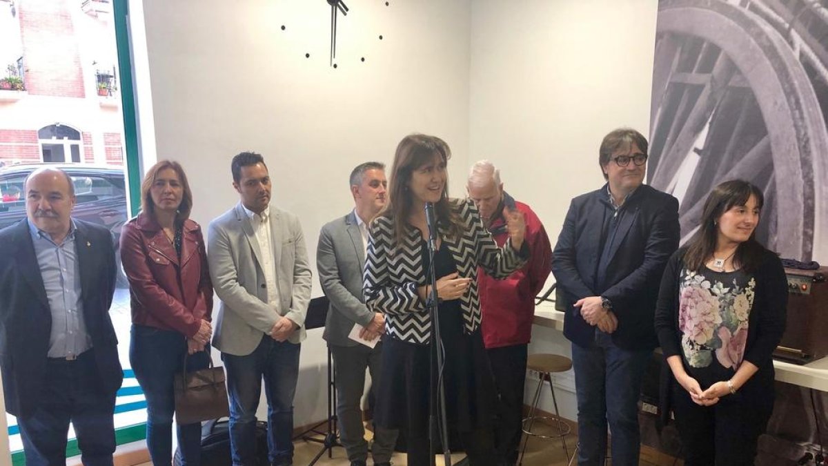 La consellera de cultura, Laura Borràs, inaugurant la nova biblioteca de Creixell