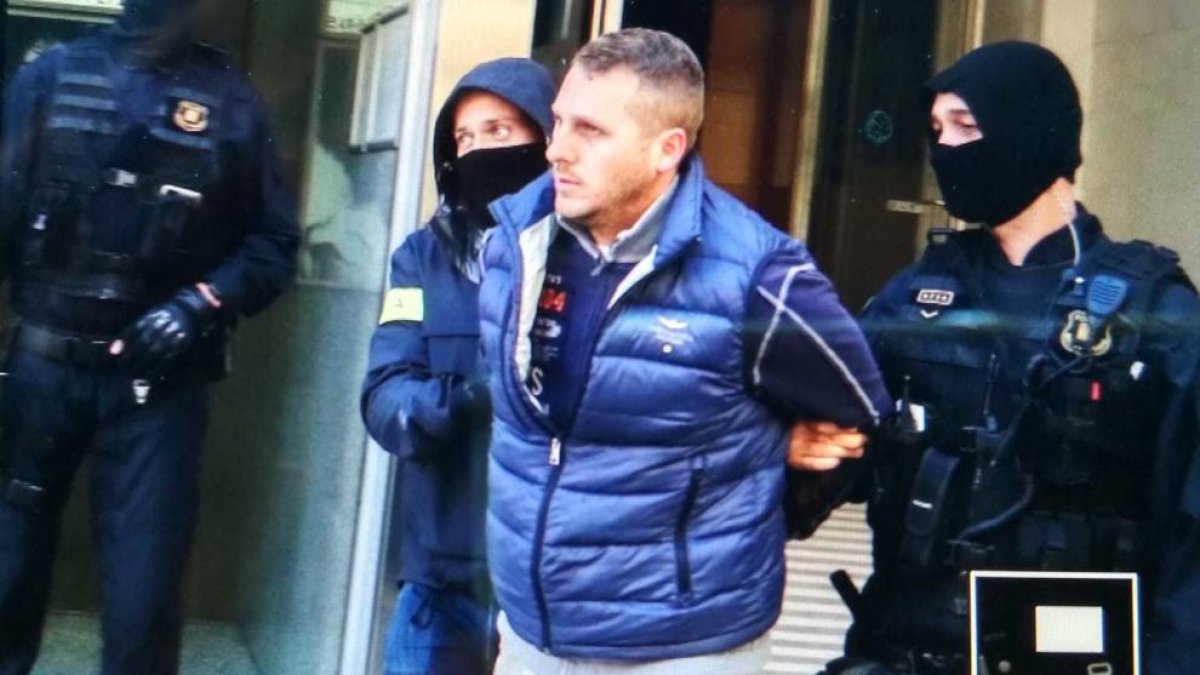 Los Mossos d'Esquadra han detenido a un hombre en el registro de Reus.