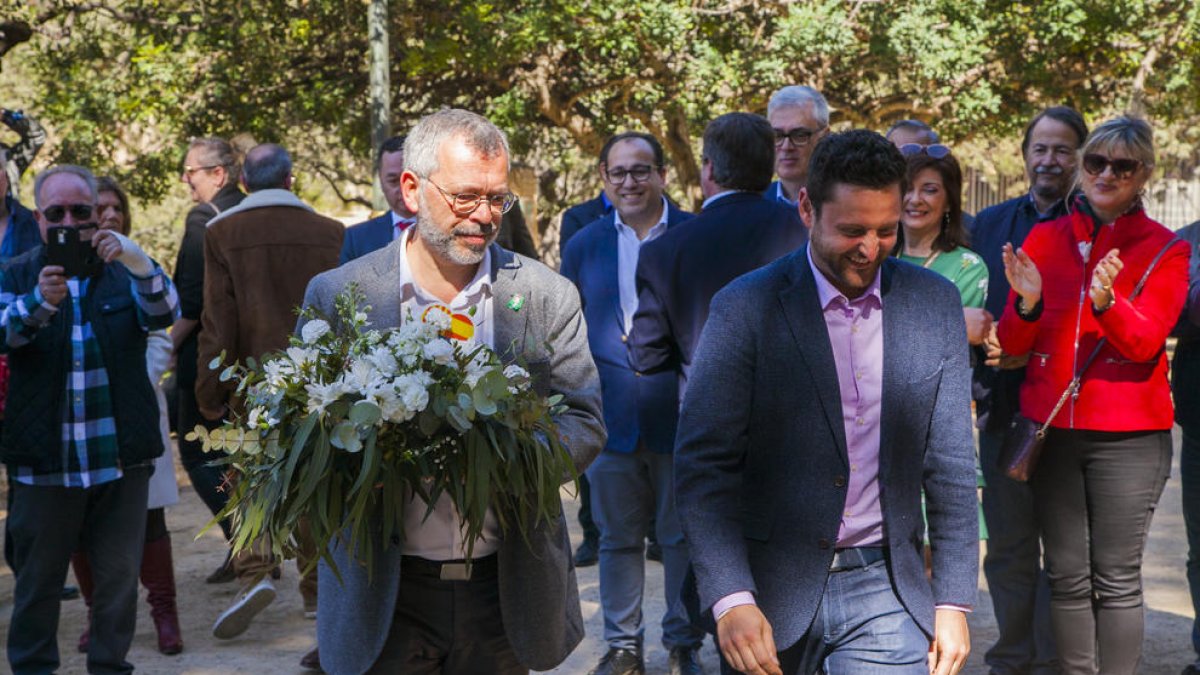 Francisco Domínguez i Rubén Viñuales, a l'ofrena floral de Blas Infante, el passat 4 de març.