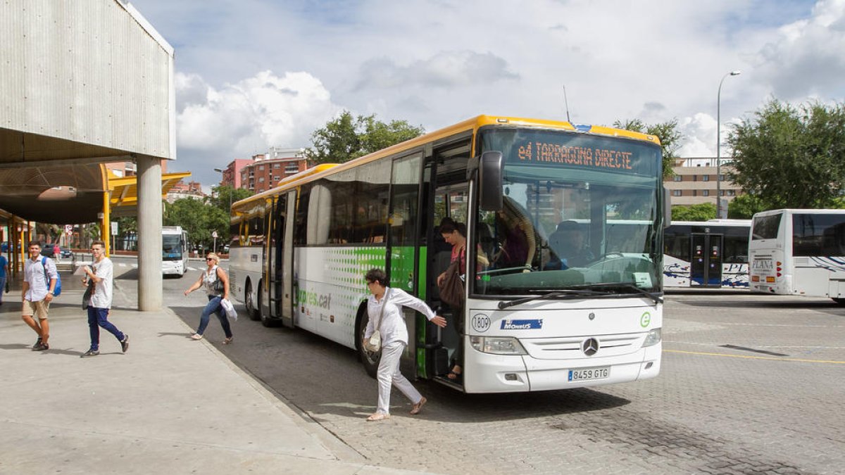 Una imagen de la activación de los buses Expreso.cat, en el 2015.