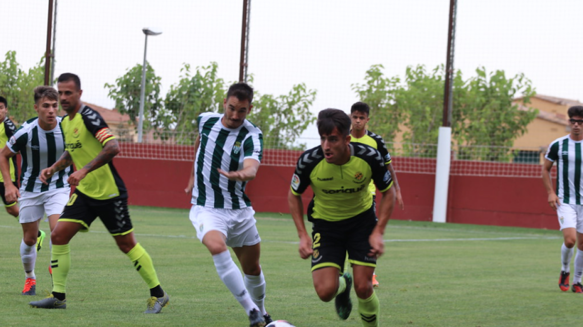 IMatge de un instante del partido contra el CF Peralada.