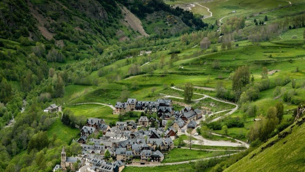 Vista aèria de Bagergue, a la Val d'Aran.