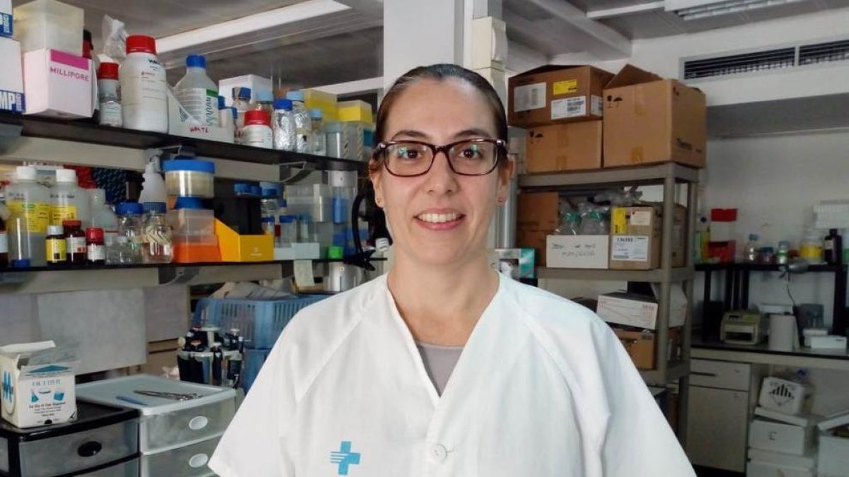 Imagen de Anna Rizo en el laboratorio