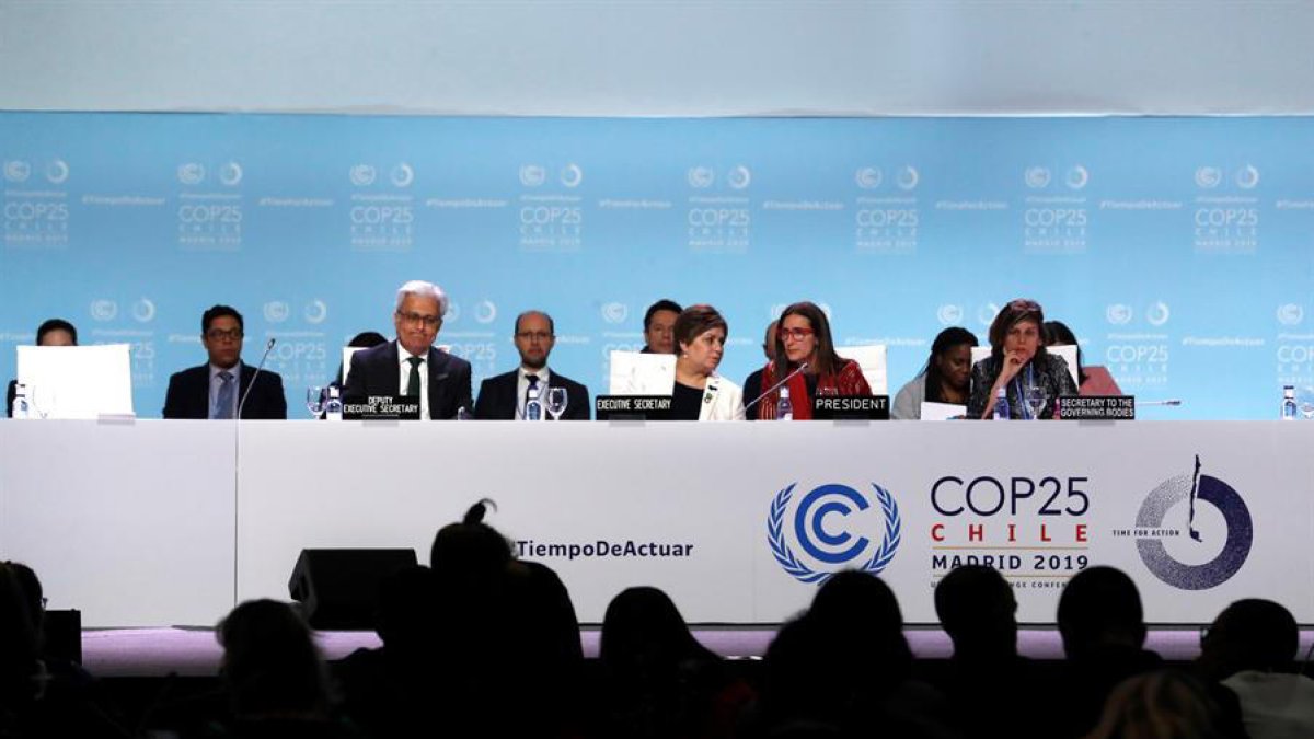 La ministra chilena de Medio Ambiente presidiendo el COP25 que este domingo ha cerrado un acuerdo.