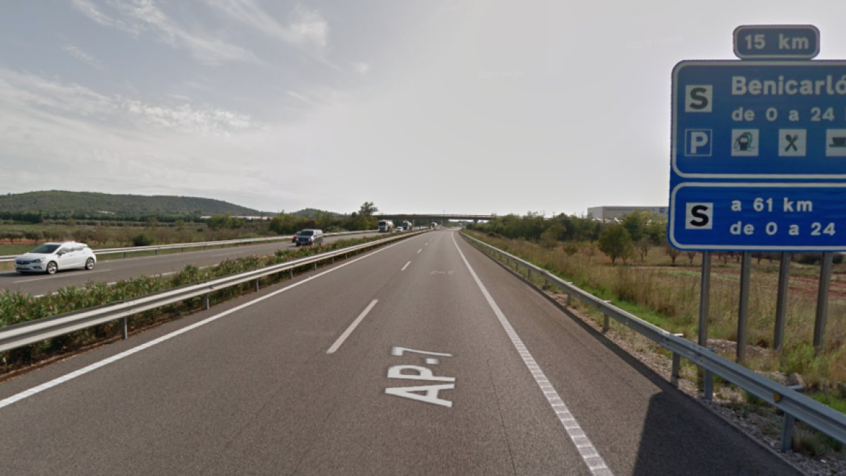 L'accident s'ha produït al quilòmetre 342 al terme municipal d'Ulldecona.