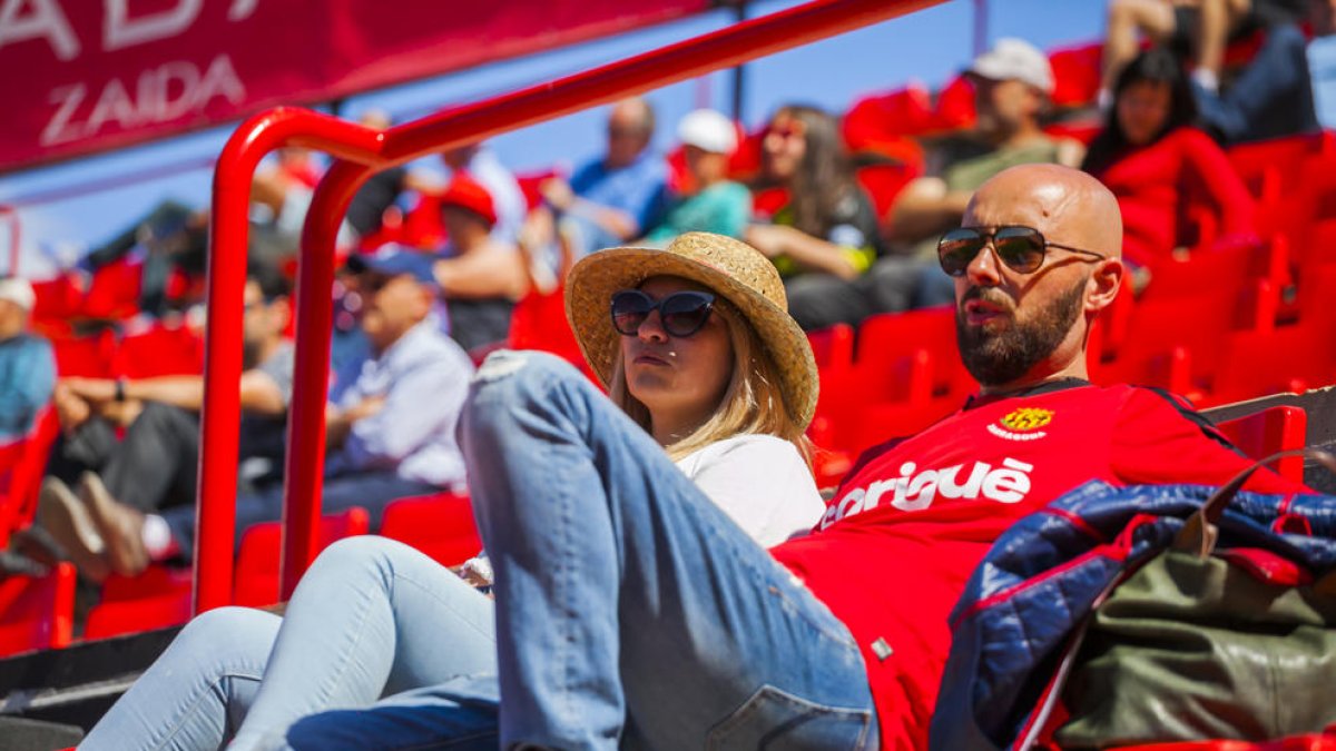 Algunos aficionados, durante el partido