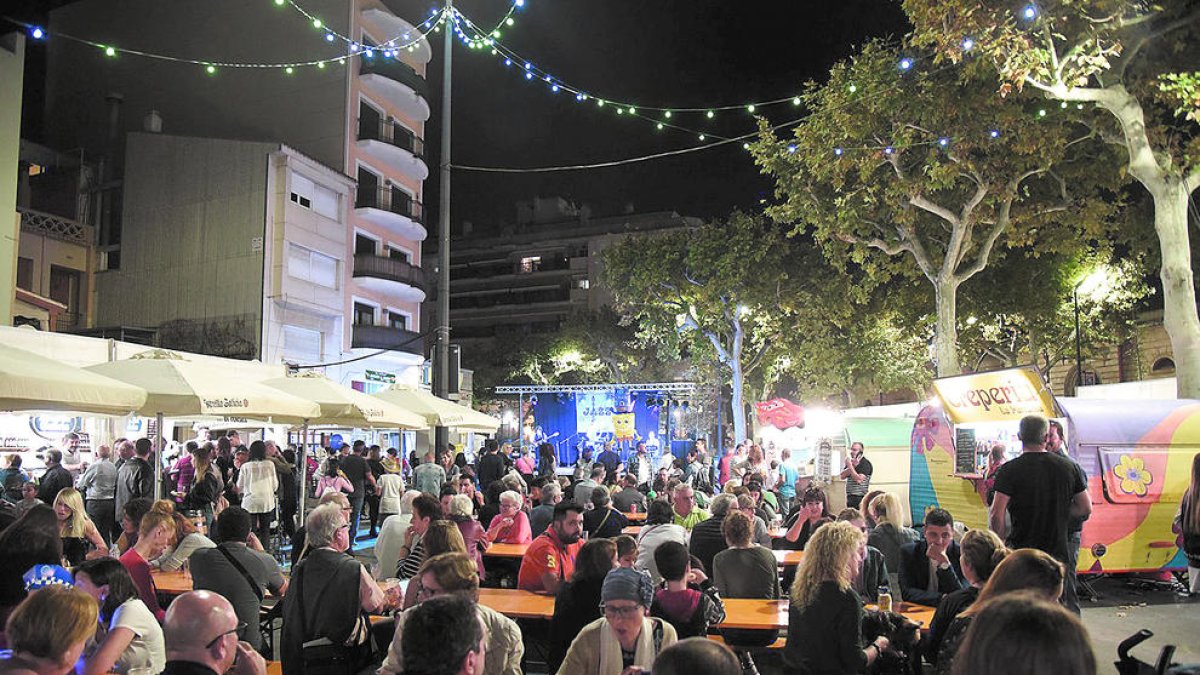 Imagen de la zona gastronómica de la edición pasada de la Fira de Santa Teresa.