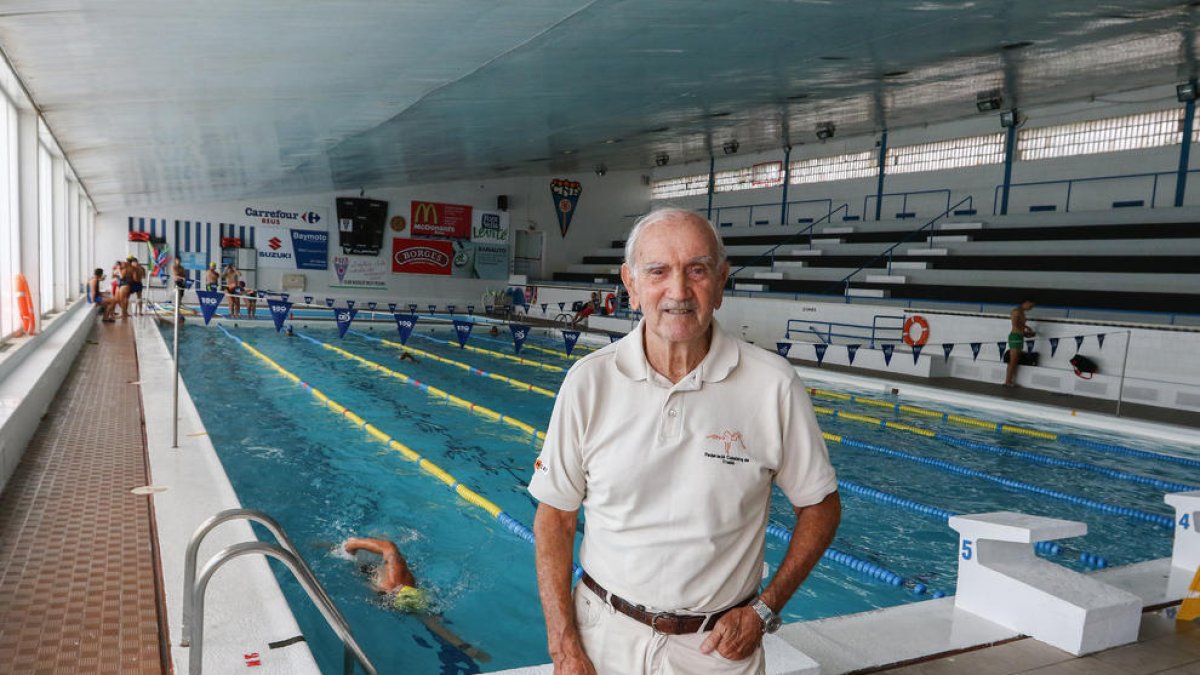 Pitu Casanovas a la piscina del CN Reus Ploms, del qual en va ser president dotze anys.