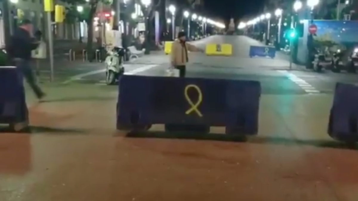 Vox ha retirado simbología independentista en Tarragona.