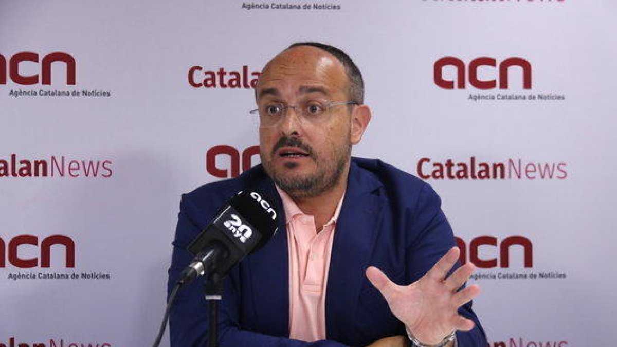Alejandro Fernández, durant una entrevista amb l'ACN.