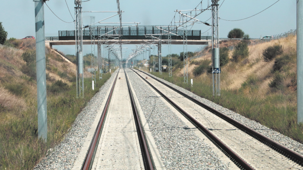 Les noves vies de tren en un tram entre Cambrils i el nus de Vila-seca.