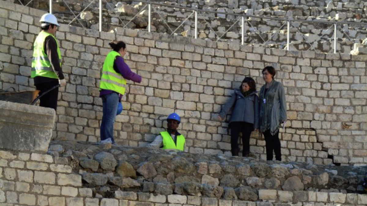 Los expertos de la UNESCO durante su visita a Tarragona para valorar el estado del Anfiteatro.