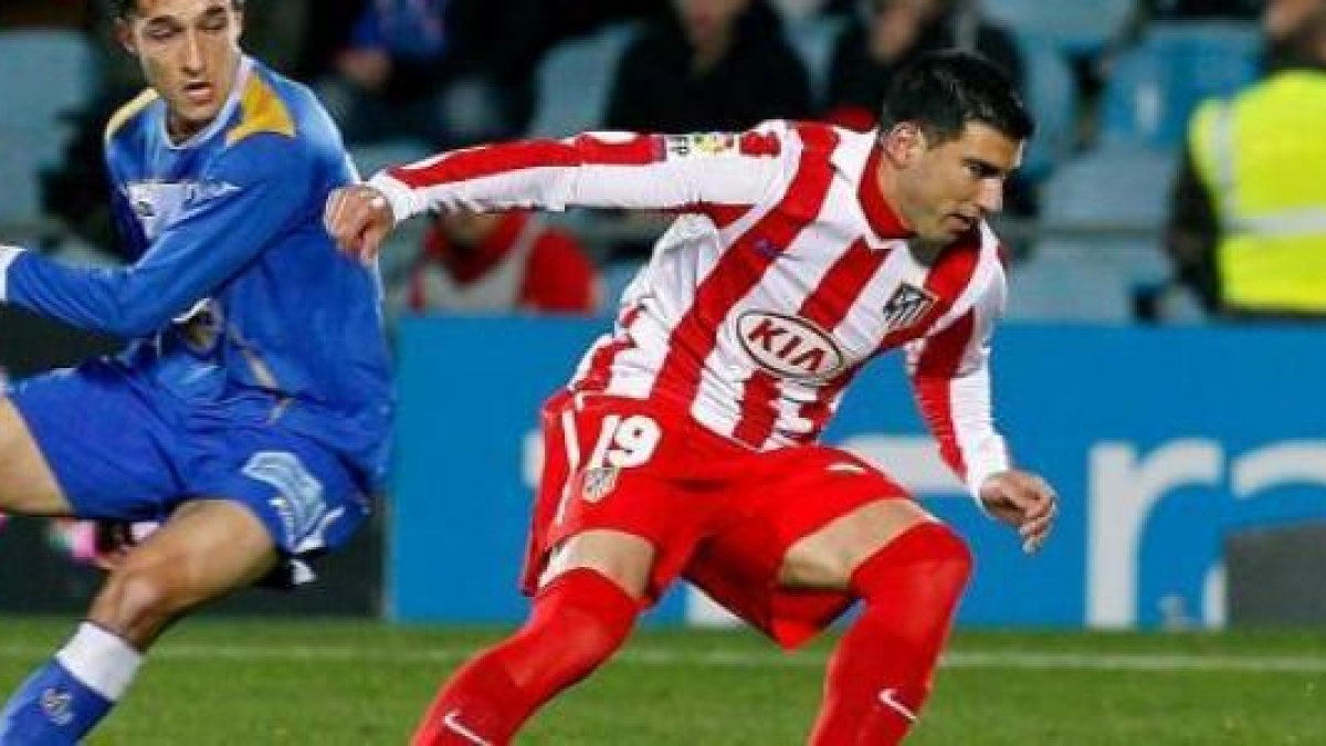 Reyes, con la camiseta del Atletico de Madrid.