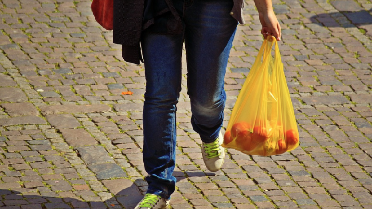 La campaña pide no comprar alimentos envueltos de plásticos de un solo uso entre el 3 y el 9 de junio.