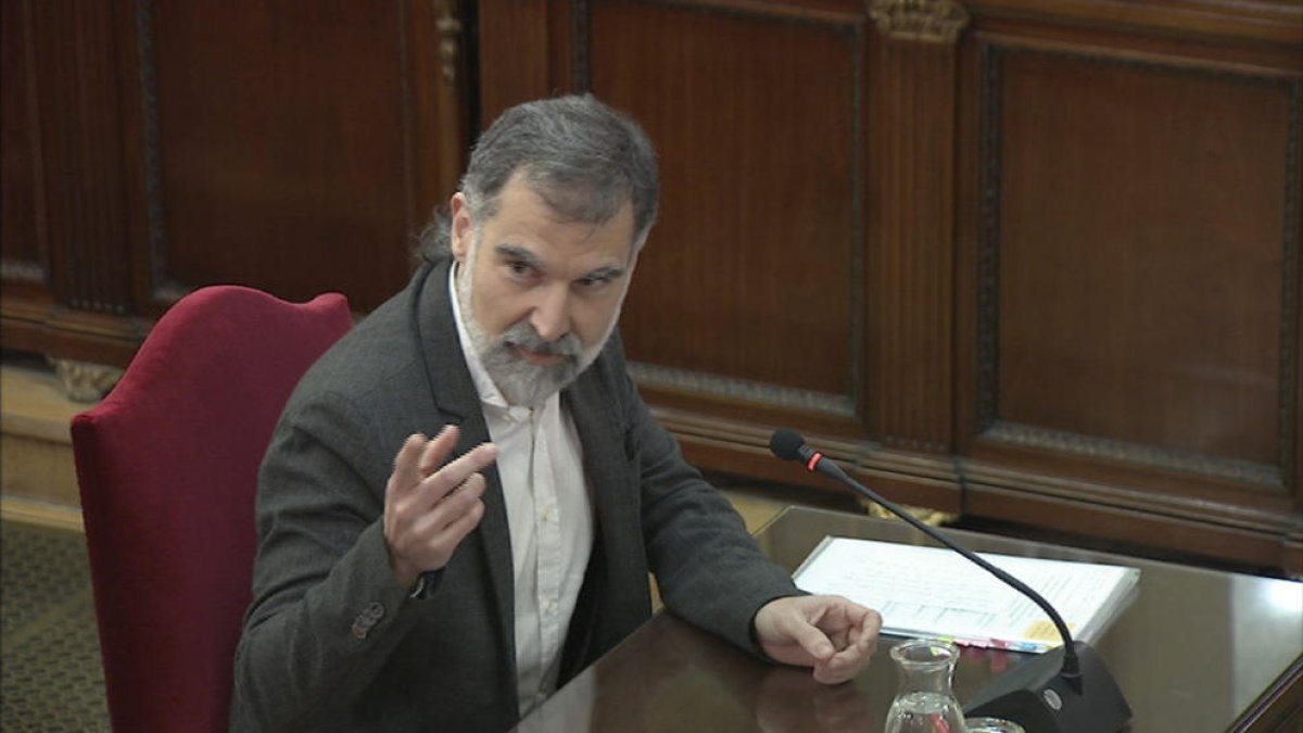 El president d'Òmnium Cultural, Jordi Cuixart, durant la seva declaració al judici de l'1-O.