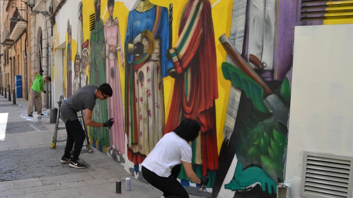 L'empresa Murals de Tarragona ha fet la restauració del grafiti.