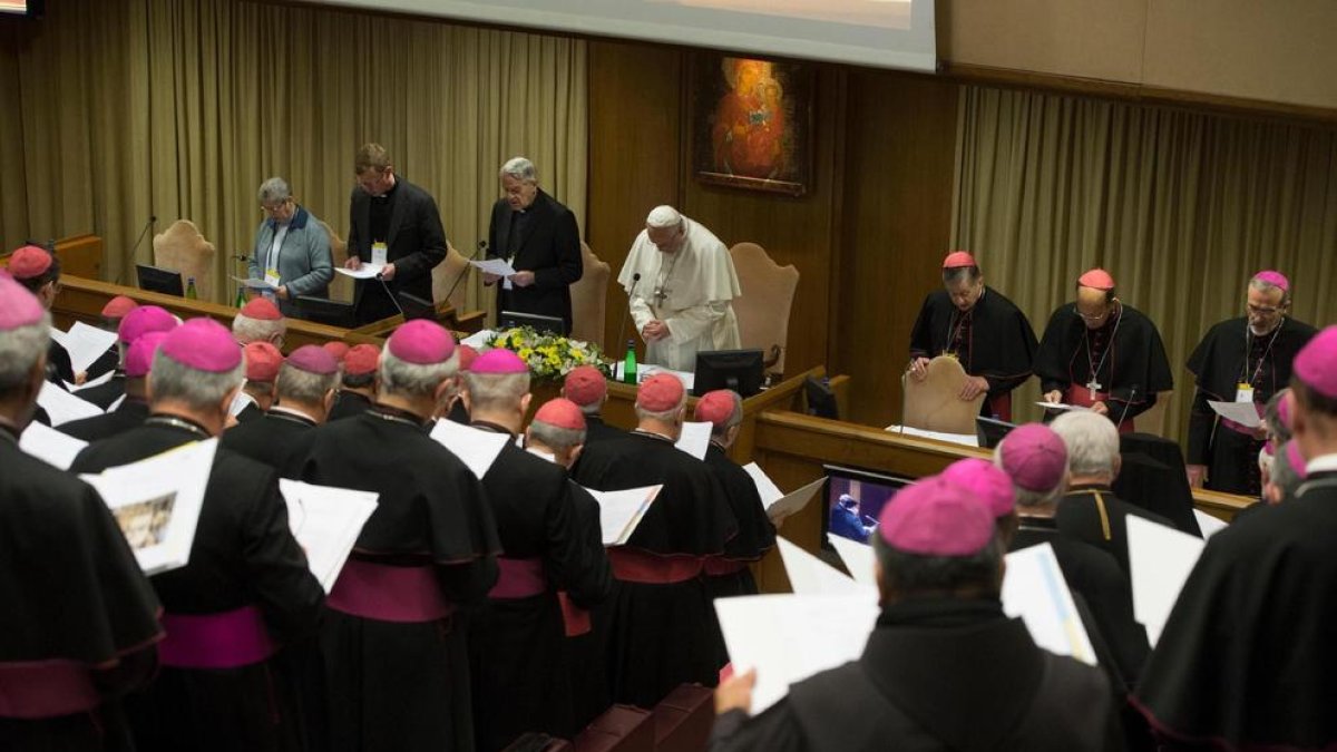 Uno de los momentos de la cumbre del Vaticano.