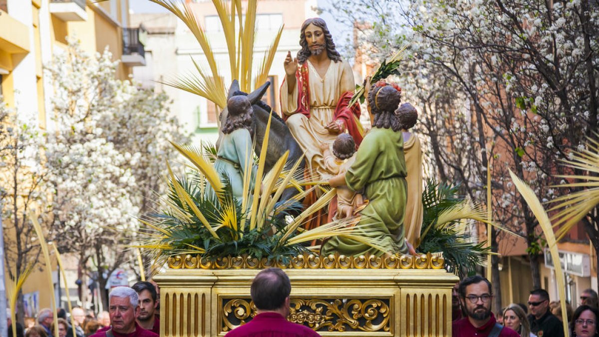 El misterio Entrada de Jesús a Jerusalem, de la Germandat Nostre Pare Jesús de la Passió, sólo sale en procesión el Domingo de Ramos.