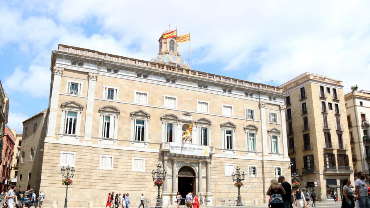 Plano general de la fachada del Palau de la Generalitat, en una imagen de archivo.