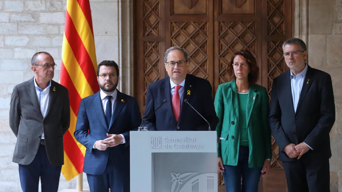 Comparecencia del presidente de la Generalitat, Quim Torra, con el vicepresidente, Pere Aragonès, y los alcaldes de Gerona, Lérida y Tarragona en Palau.