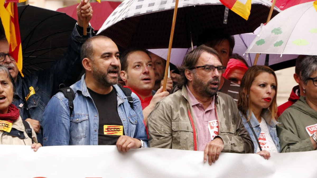 Javier Pacheco y Camil Ros en la ofrenda conjunta de CCOO y UGT en el monumento de Rafael Casanova, el 11 de septiembre del 2019.